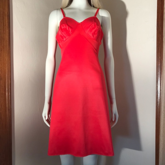 VANITY FAIR - Hot Coral Vintage Slip Sz S